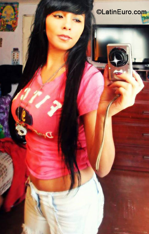 Date this hard body Colombia girl Cindy from Bogota CO14612