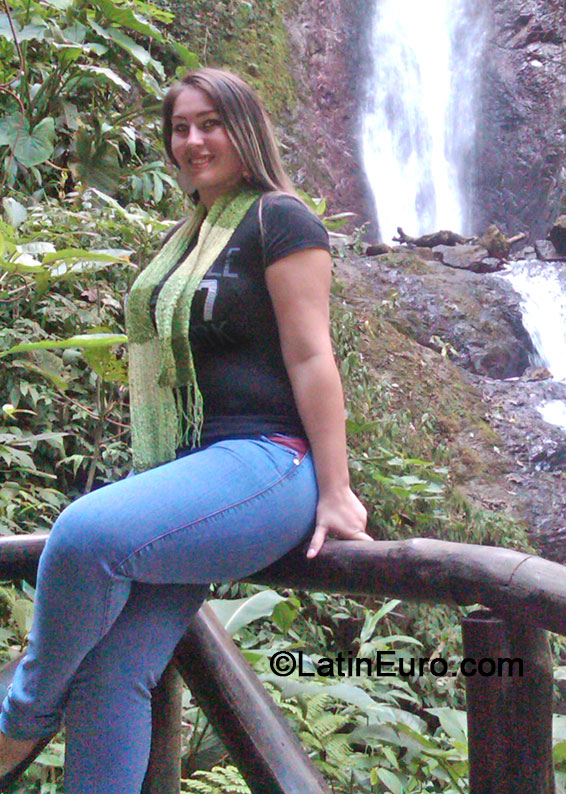 Date this athletic Venezuela girl Brillie from Barinas VE126