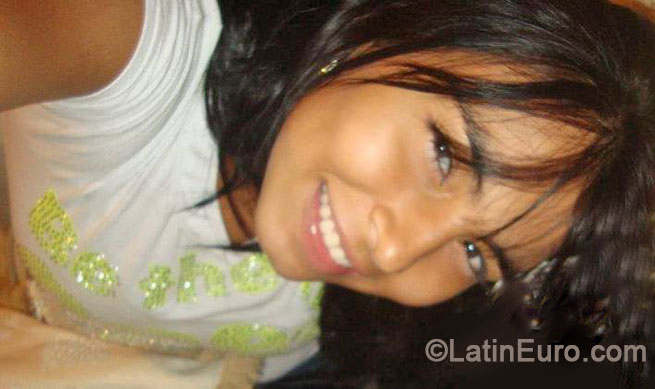 Date this charming Colombia girl Monica from Cali CO14691