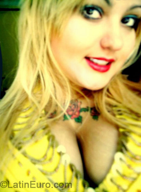 Date this gorgeous Brazil girl Rafaela from Catalao BR8472