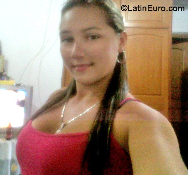 Date this nice looking Colombia girl Paula from Medellin CO14822