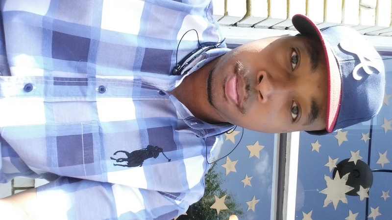 Date this athletic United States man Darius from Atlanta US14841