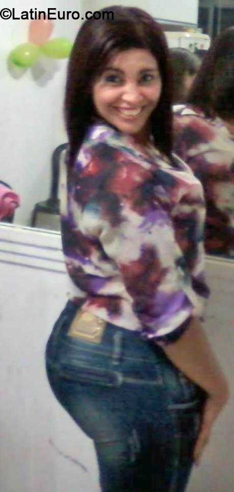 Date this voluptuous Brazil girl Sidnia from Belo Horizonte BR8623
