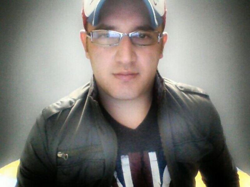 Date this charming Colombia man Aluen from Bogota CO14913
