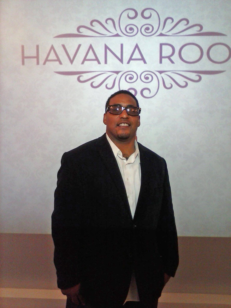 Date this young United States man Cortez Derrick from Miami US14867