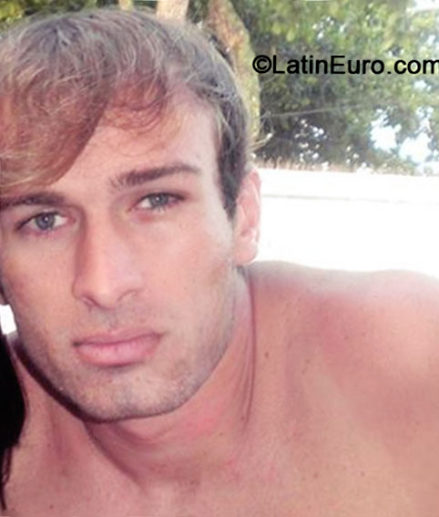 Date this beautiful Brazil man Roberto from Recife BR8687