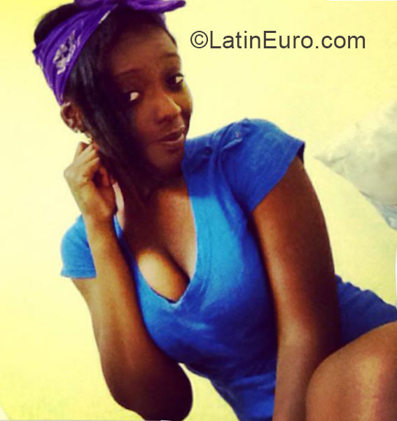 Date this good-looking Jamaica girl Lesa from Kingston JM1627