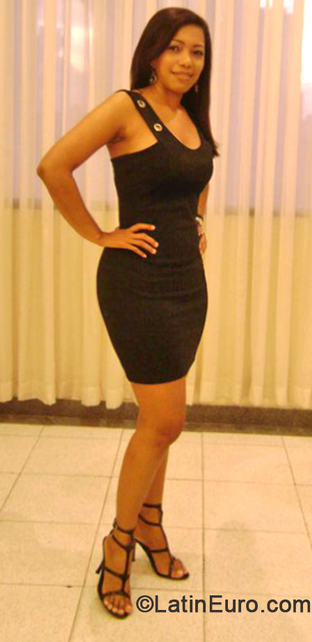 Date this pretty Colombia girl Erika from Barranquilla CO15151