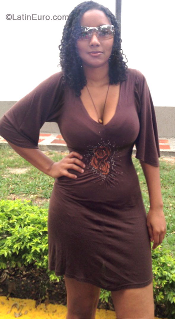 Date this funny Colombia girl Amalfi from Cali CO17106