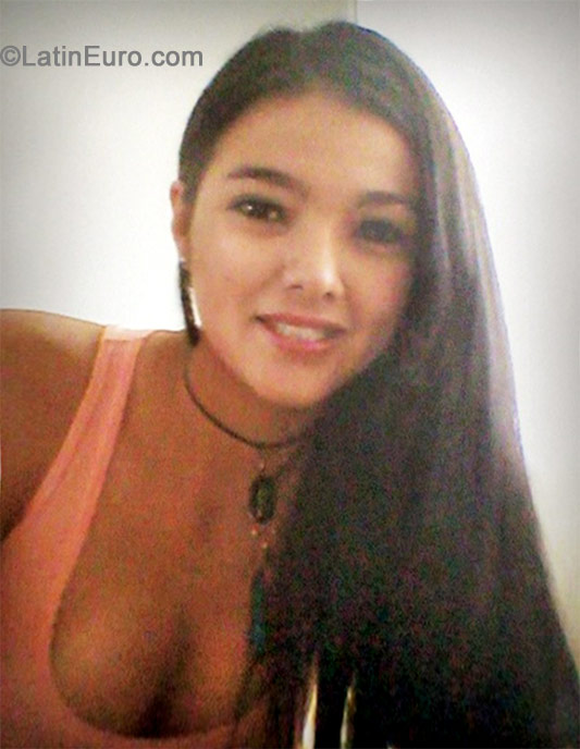 Date this beautiful Colombia girl Carolina from Cali CO15323