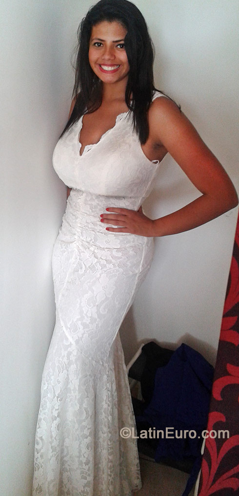 Date this stunning Costa Rica girl Maria from San Jose CR298