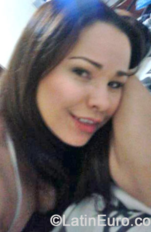 Date this hard body Colombia girl Ninna from Medellin CO15374