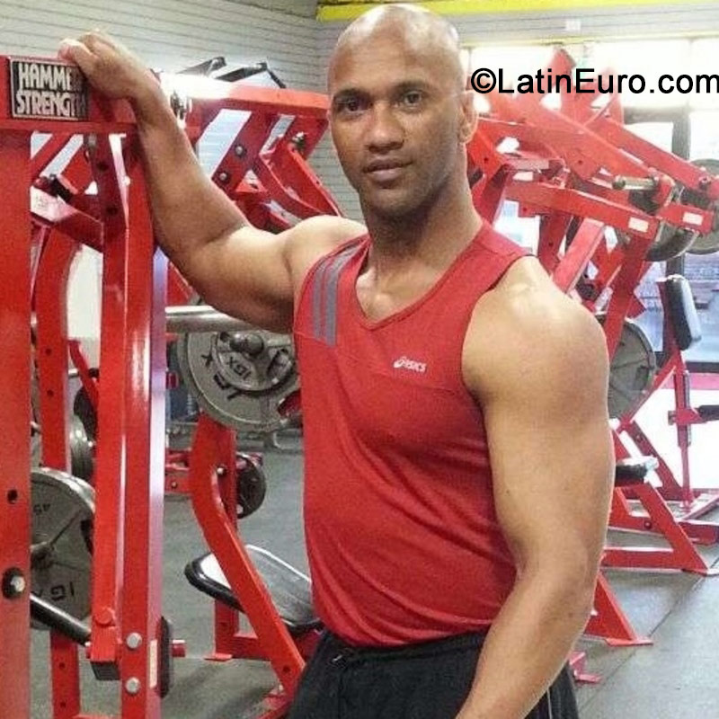 Date this fun United States man Efrem from Denver US15107