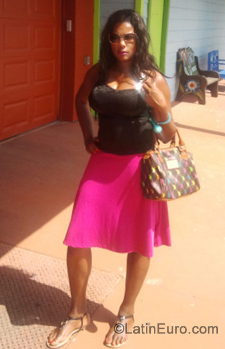 Date this voluptuous United States girl Shellyann from Cape Coral JM1742