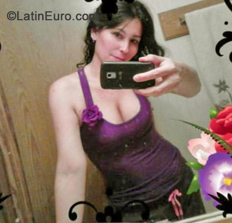 Date this sensual United States girl Bleny from FORT LAUDERDEL US15755