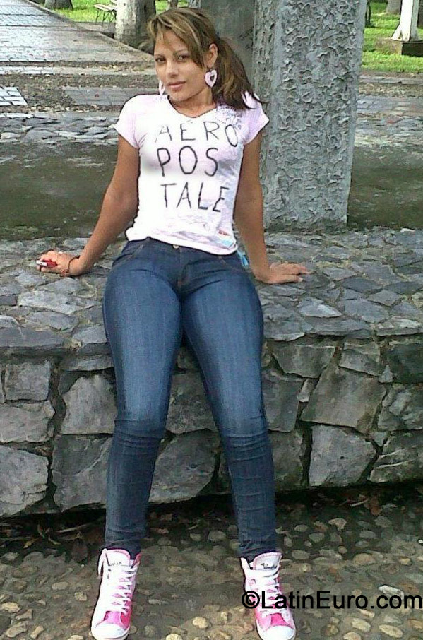 Date this passionate Colombia girl Maria from Cucuta CO15467