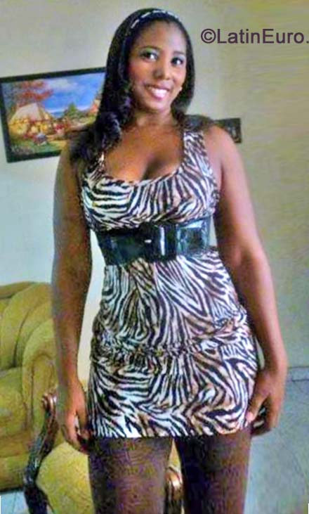 Date this hard body Colombia girl Eleana from Cali CO15568