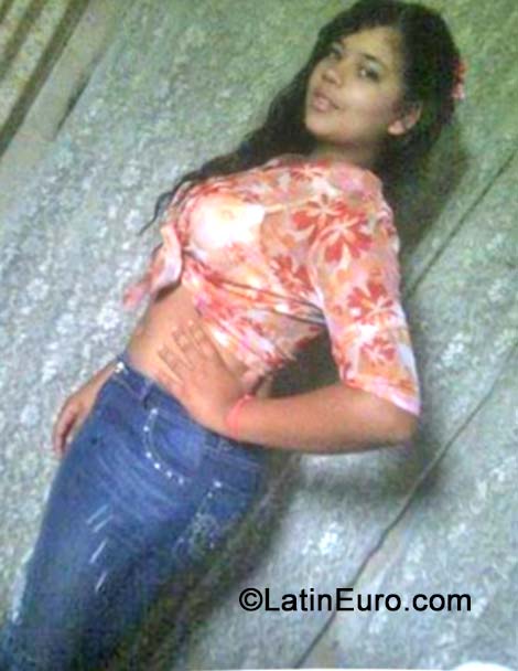 Date this exotic Dominican Republic girl Keisy from Santo Domingo DO19571