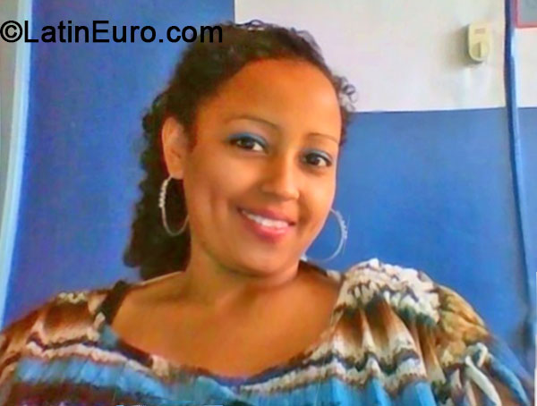 Date this good-looking Honduras girl Ivin from Tegucigalpa HN1180