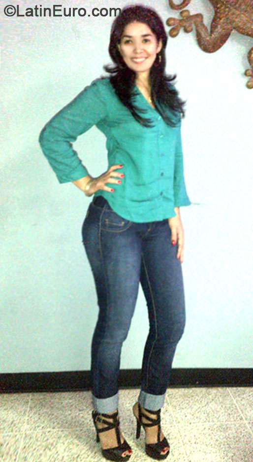 Date this exotic Honduras girl Yaneth from San Pedro Sula HN1188
