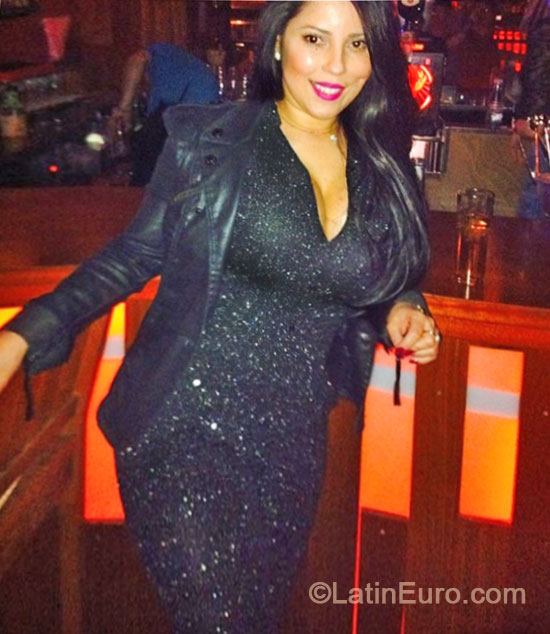 Date this foxy Spain girl Rosa from Barcelona ES320