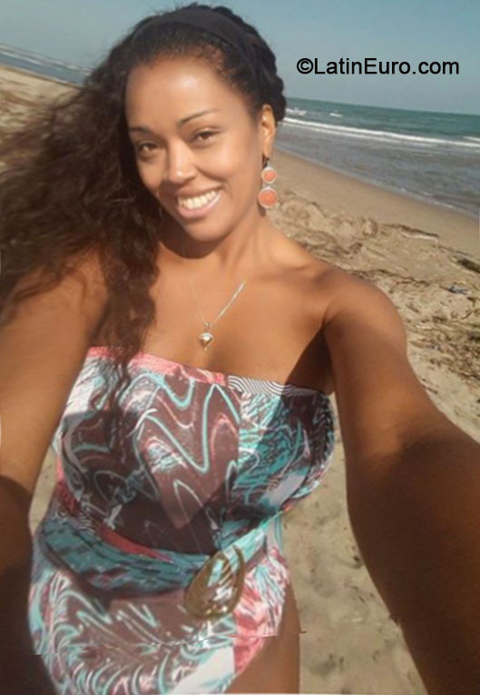 Date this exotic Brazil girl Dywa from Rio de Janeiro BR9227