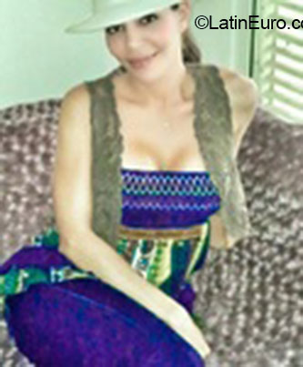 Date this passionate Colombia girl Alejandra from Bogota CO16425