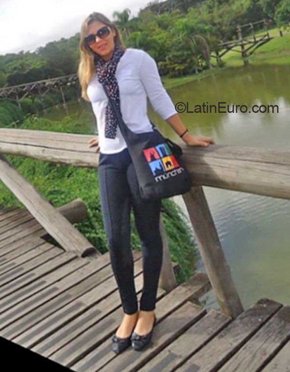 Date this good-looking Brazil girl Vera from Rio De Janeiro BR9082