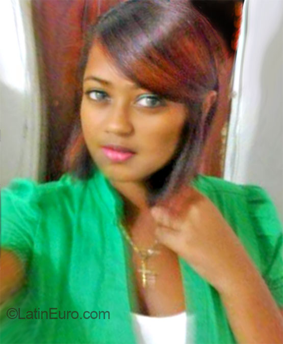 Date this fun Dominican Republic girl Estrella from Santo Domingo DO20346