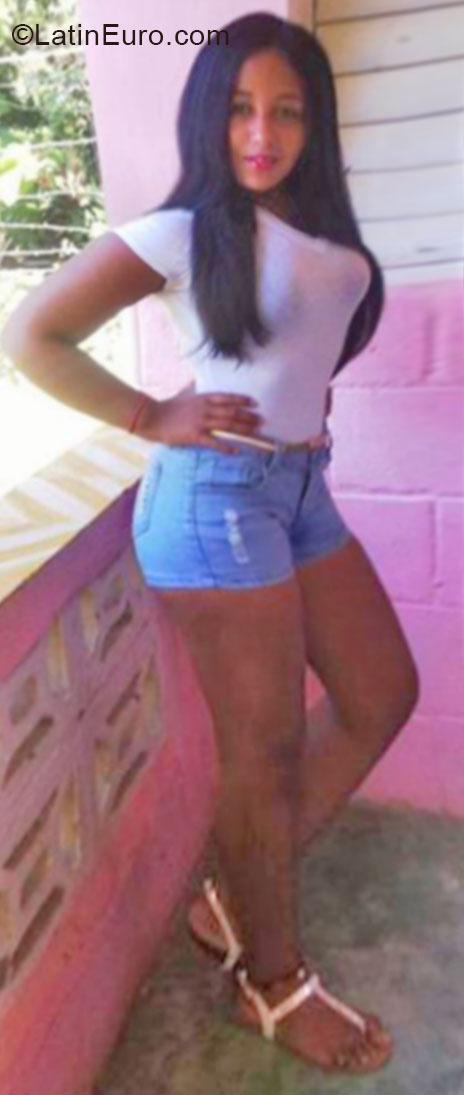 Date this fun Dominican Republic girl Estrella from Santiago DO34136