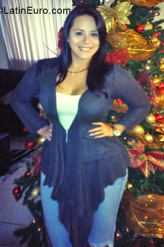 Date this good-looking Venezuela girl Nixa from Valencia VE334