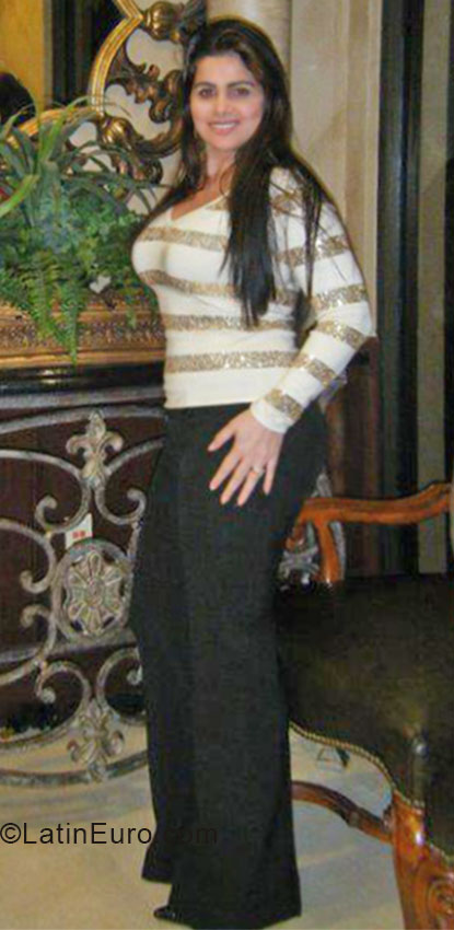 Date this attractive Brazil girl Rose from Fortaleza BR9133