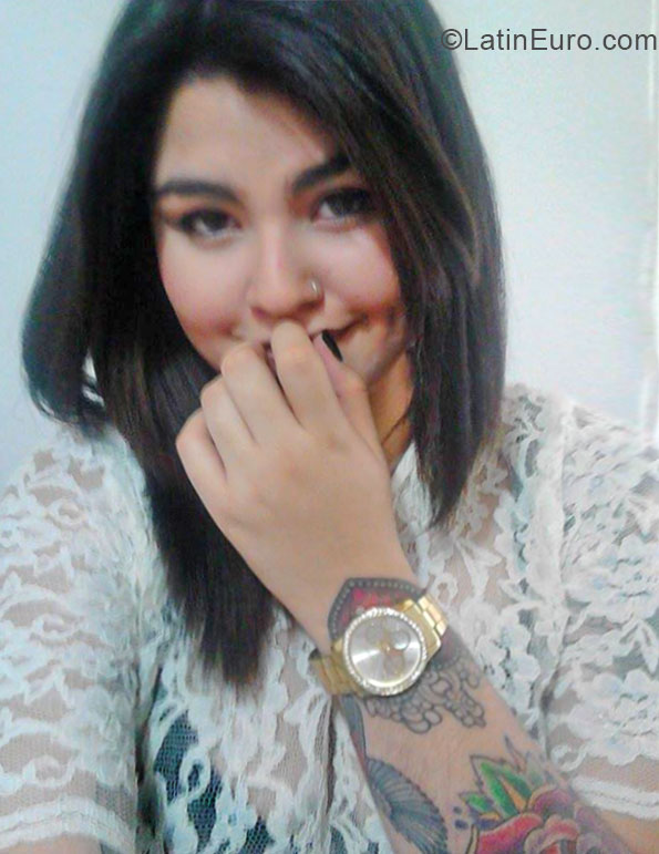 Date this stunning Colombia girl Daniela from Pereira CO16588