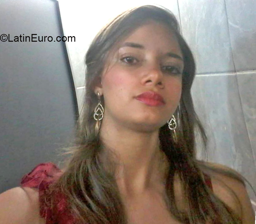 Date this gorgeous Brazil girl Tarcia from Natal BR9140