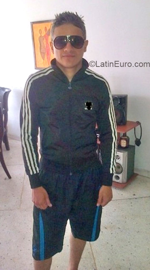 Date this voluptuous Colombia man Miller from Cali CO16638