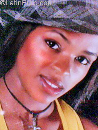 Date this attractive Colombia girl Yulisa from Medellin CO16648