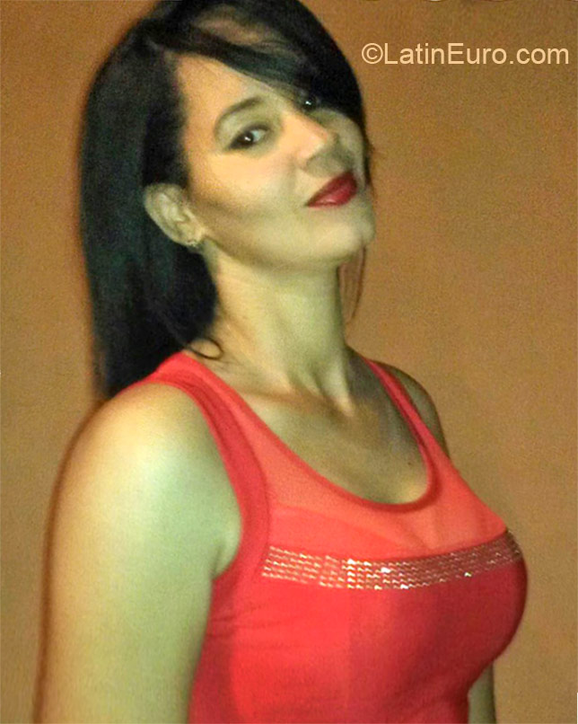 Date this passionate Dominican Republic girl Sonyie from Santo Domingo DO20828