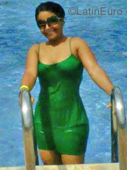 Date this sensual Dominican Republic girl Milqueia from Santo Domingo DO20990