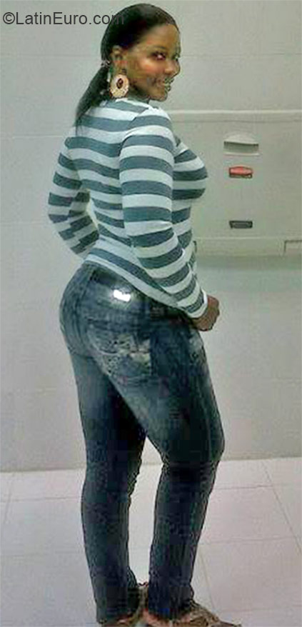 Date this lovely Colombia girl Morena12 from Quibdo CO16772