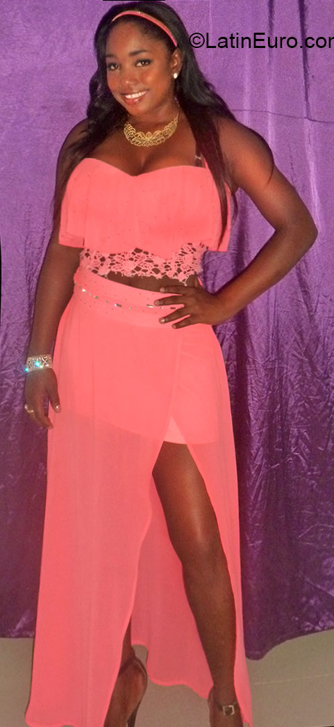 Date this young Colombia girl Lorena from Cartagena CO16829