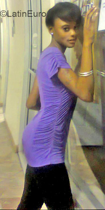 Date this hard body Jamaica girl Janeal from Kingston JM1933