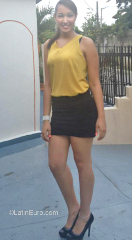 Date this young Dominican Republic girl Maireny from Bonao DO21351