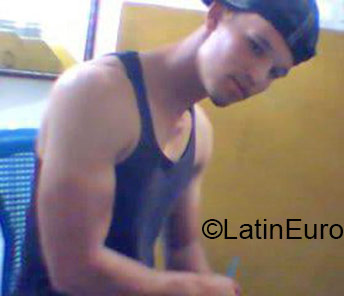 Date this charming Dominican Republic man Javier from Santo Domingo DO21449