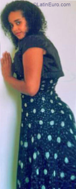 Date this funny Dominican Republic girl Dariena from Santo Domingo DO21476