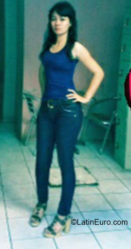 Date this attractive Honduras girl Nora from San Pedro Sula HN1473
