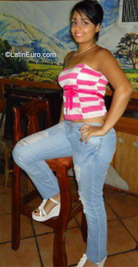 Date this voluptuous Venezuela girl Yusmily from Guatire VE438