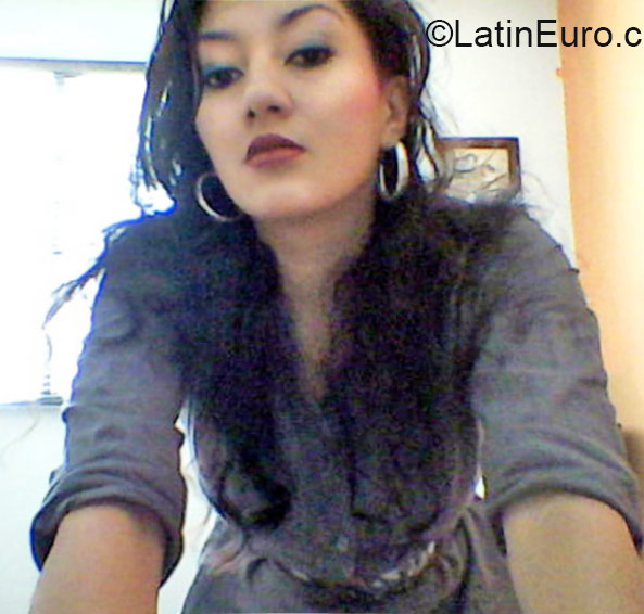 Date this attractive Colombia girl Claudia milena from Medellin CO17180