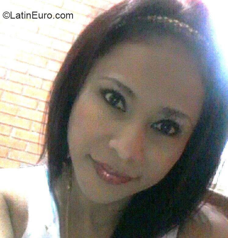 Date this sensual Colombia girl Erika from Medellin CO17309