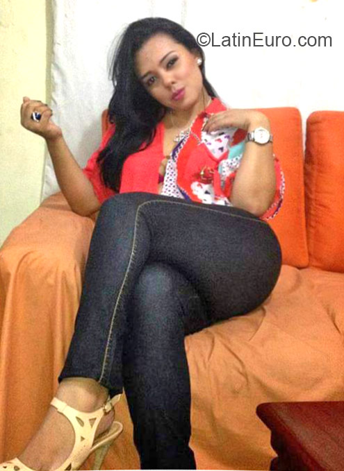 Date this sensual Ecuador girl Amandita from Guayaquil EC180