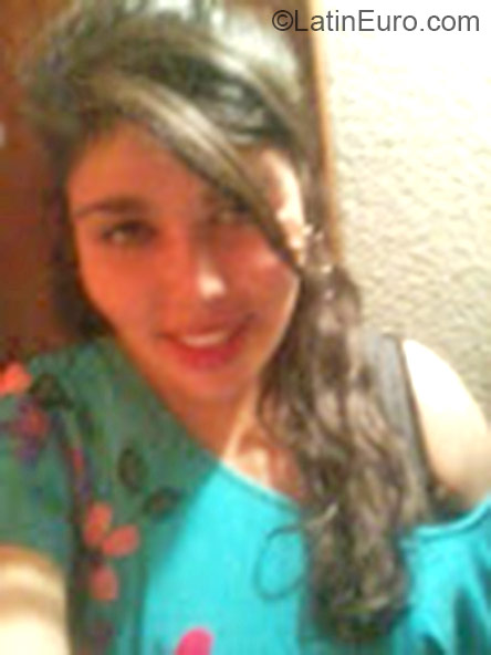 Date this exotic Dominican Republic girl Valentina from Bogota DO22084